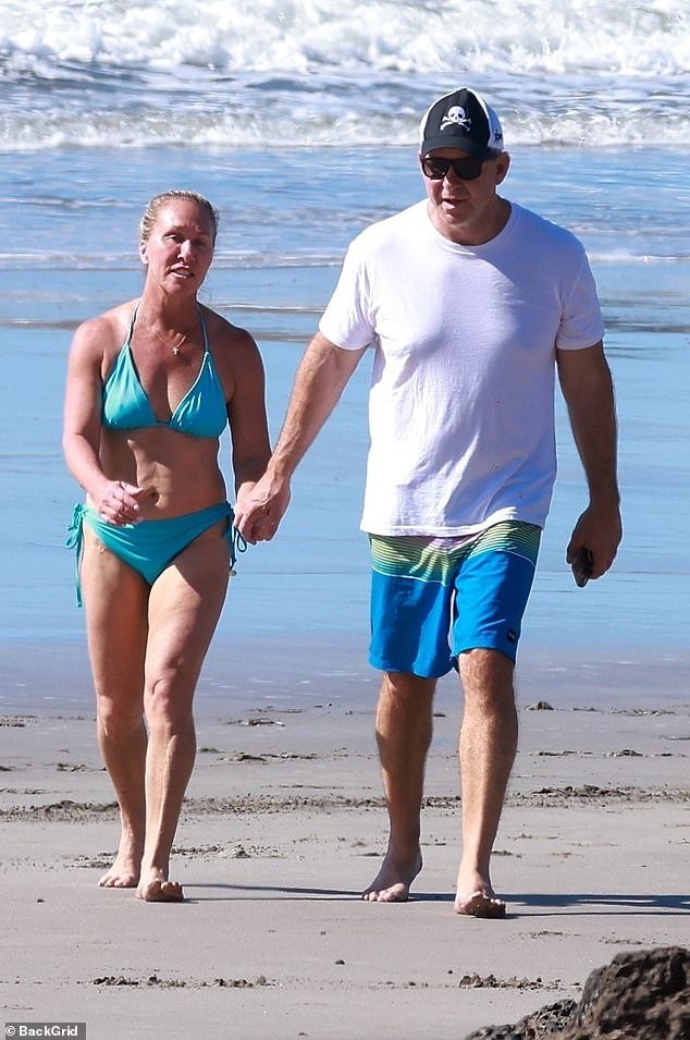 Sunkissed MTG disfruta de unas vacaciones exóticas con su nuevo prometido a pesar de estar en nómina del Congreso, semanas después de anunciar su renuncia