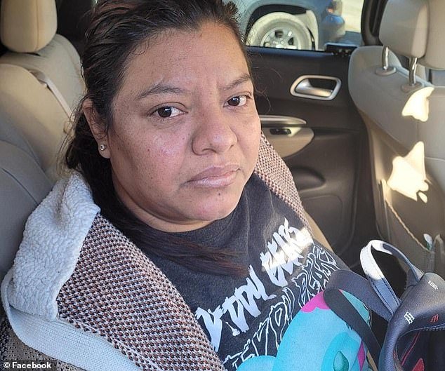 Inmigrante ilegal detenido después de ‘pasarse un semáforo en rojo y chocar contra un vehículo de ICE en una redada’