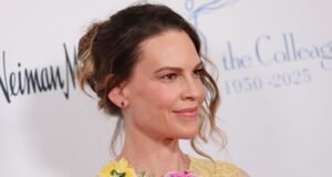 Hilary Swank se disculpa después de la disputa familiar de Make-A-Wish