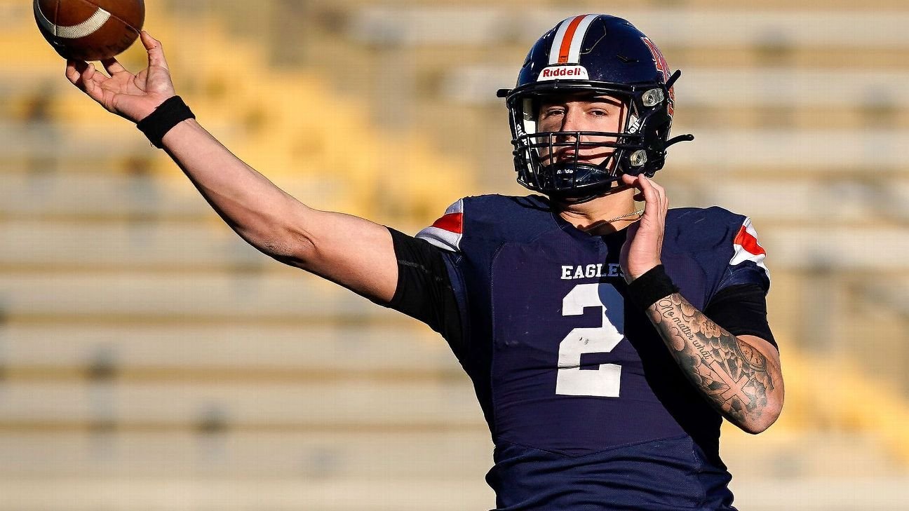 El mariscal de campo de cinco estrellas Jared Curtis pasó de Georgia a Vanderbilt