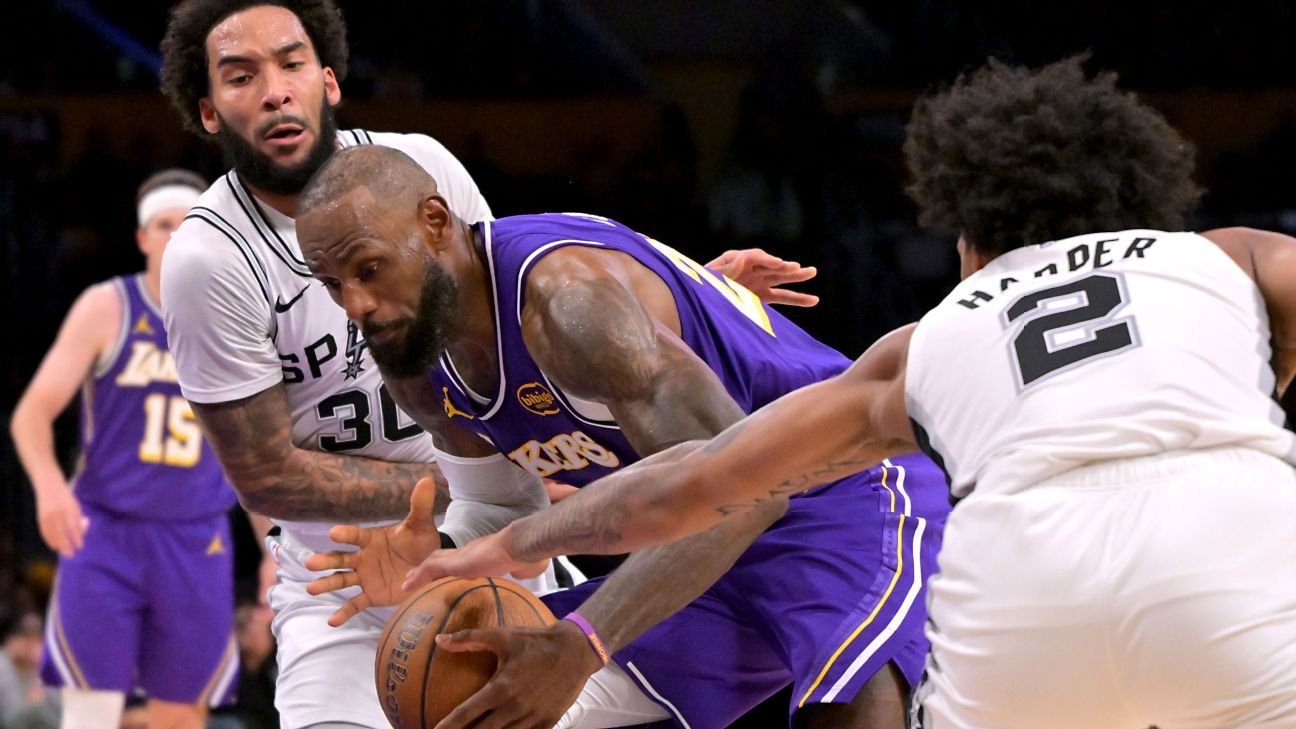Después de la derrota de los Lakers ante los Spurs, la atención se centra en recuperar a D, no en hablar de playoffs