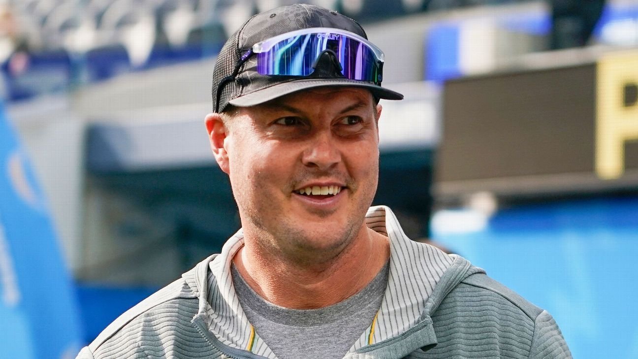 Philip Rivers puede unirse a una distinguida lista de abuelos activos en deportes profesionales