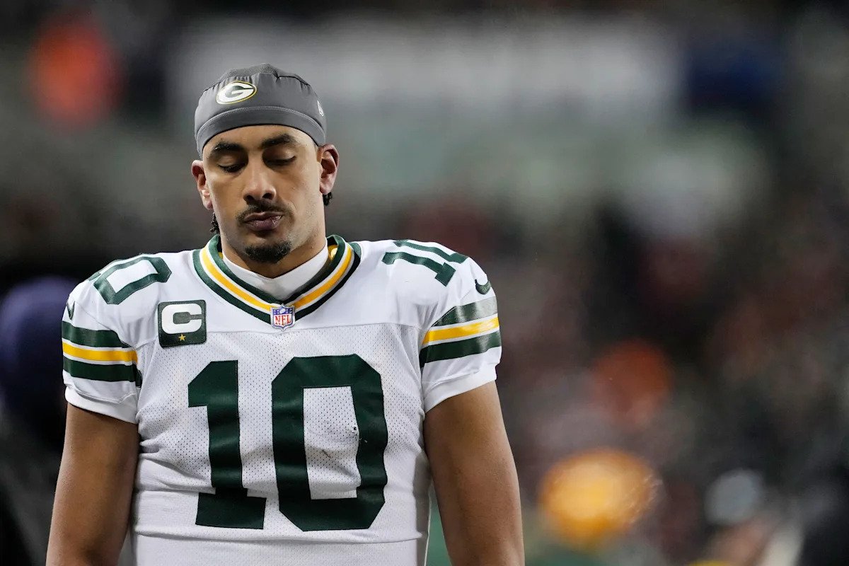 El mariscal de campo de los Packers, Jordan Love, se perderá el partido del sábado contra los Ravens debido a una conmoción cerebral