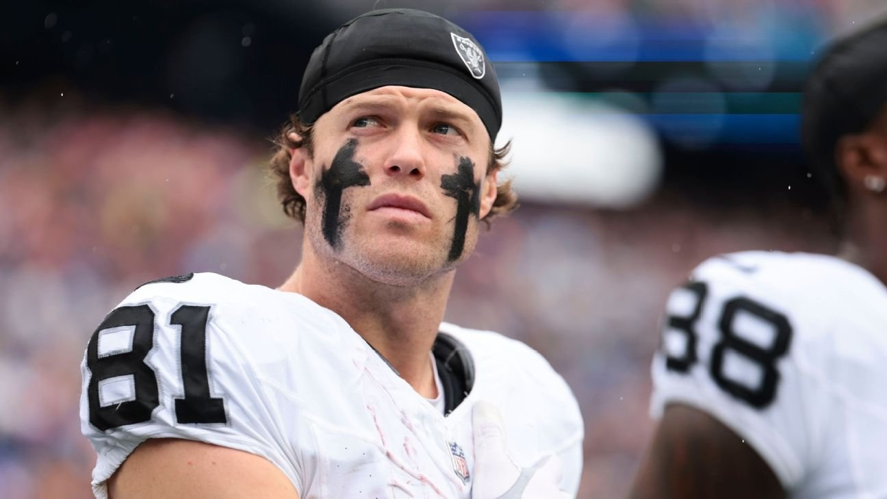 Por qué Alex Bachmann de Rider conduce un coche de alquiler y vive en una casa de huéspedes