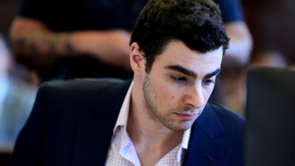 MIRAR: El video de la cámara corporal muestra a la policía confrontando a Luigi Mangione en PA McDonald’s