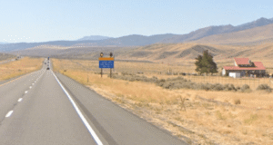 Dos adolescentes y su padre mueren en un misterioso tiroteo en una carretera de California