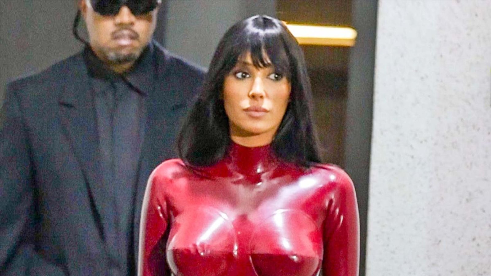 Bianca Sensori lució una mujer fatal de una manera diferente con un body rojo