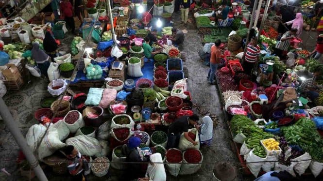 La confianza del consumidor en la economía de Indonesia aumentará en noviembre de 2025, según reveló una encuesta de BI
