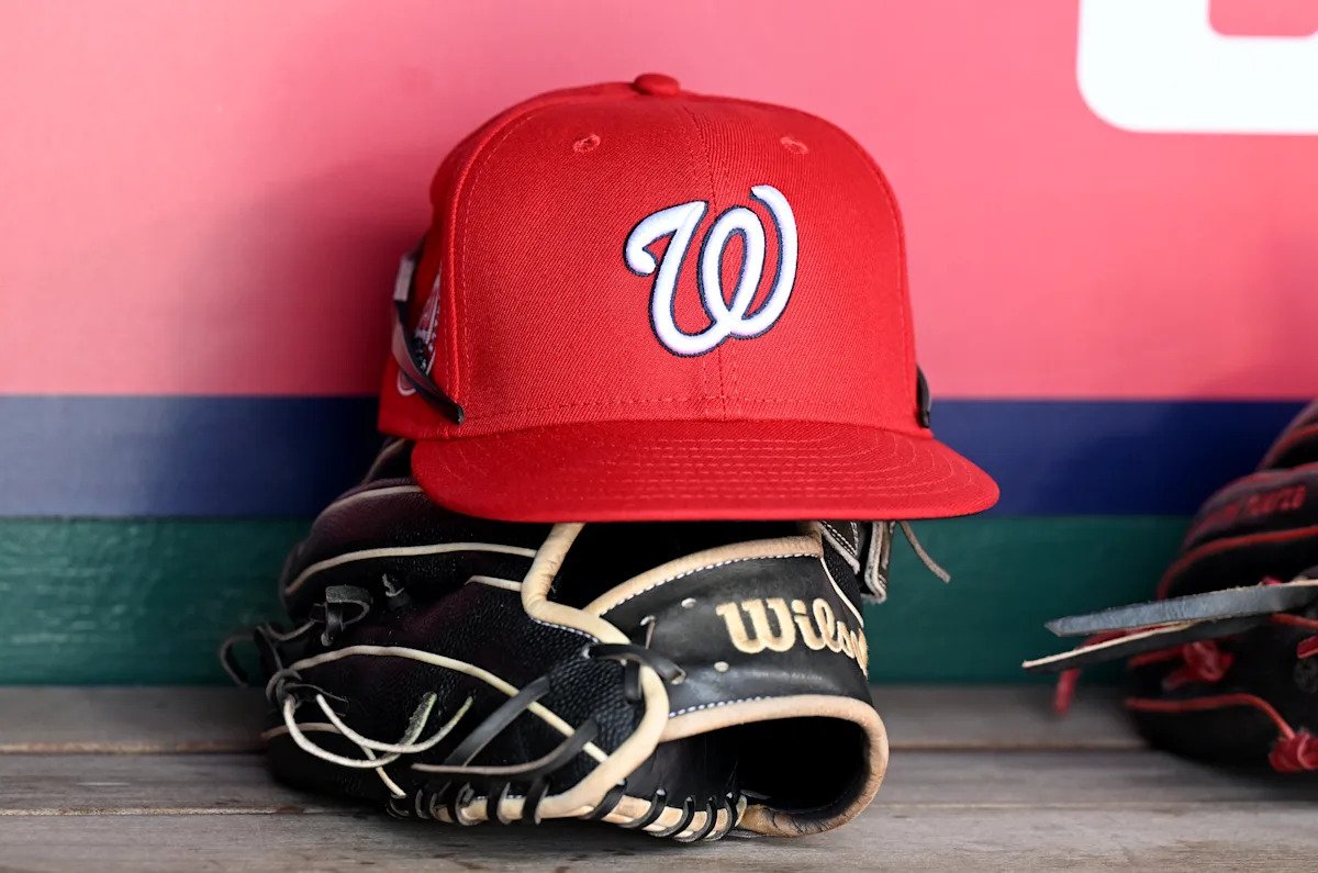 Según los informes, los Nacionales contrataron a Ani Kilambi, un asistente general del gerente general de los Filis de 31 años, como su nuevo gerente general.