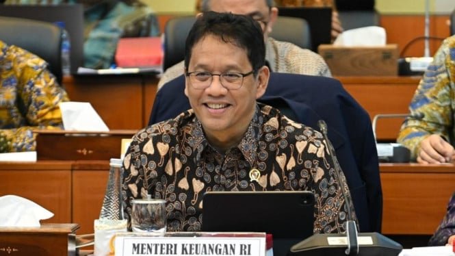 69316f059bb96-menteri-keuangan-ri-purbaya-yudhi-sadewa_665_374.jpg