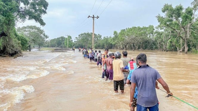 69355501aa088-bencana-banjir-di-sri-lanka_665_374.jpg