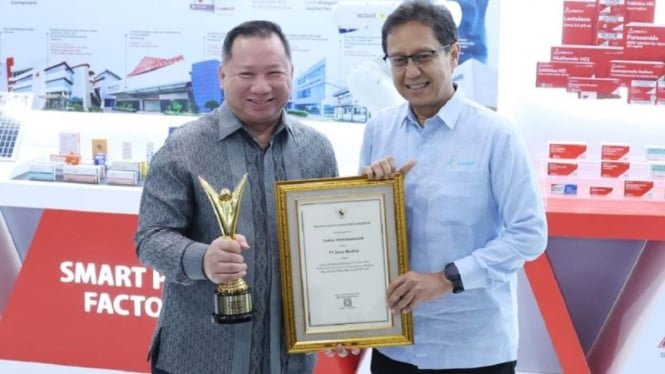 Como la industria farmacéutica con más ensayos clínicos de medicinas naturales en Indonesia, Dexa Medica ha recibido elogios del Ministerio de Salud.