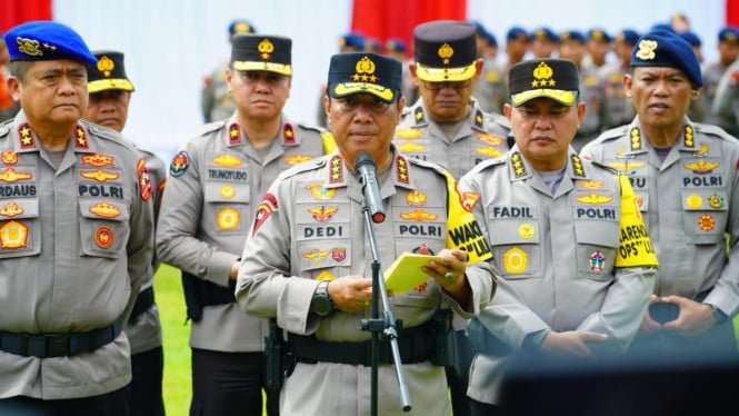 La Policía Nacional ha vuelto a enviar 300 efectivos de Brimob para ayudar en la gestión de desastres en la región de Aceh.