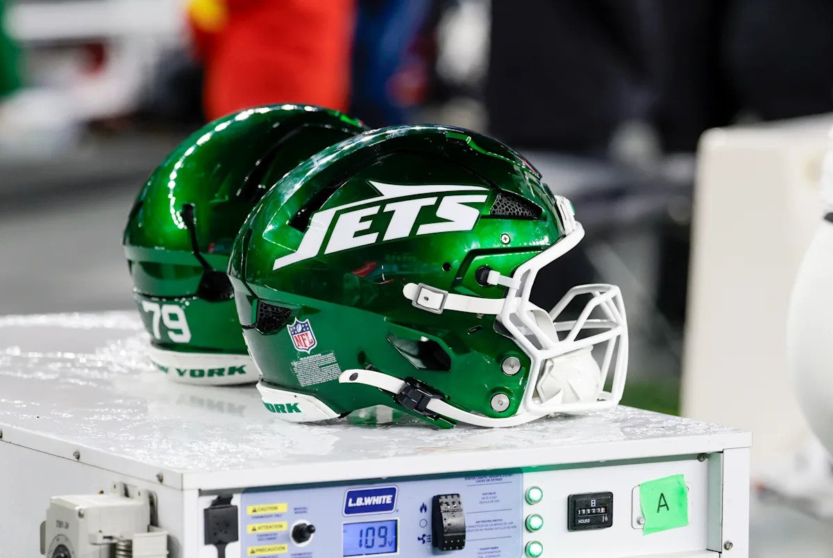 Los Jets cambian de rumbo al descalificar a un fanático del concurso de patadas de $ 100 mil después de la reacción de las redes sociales