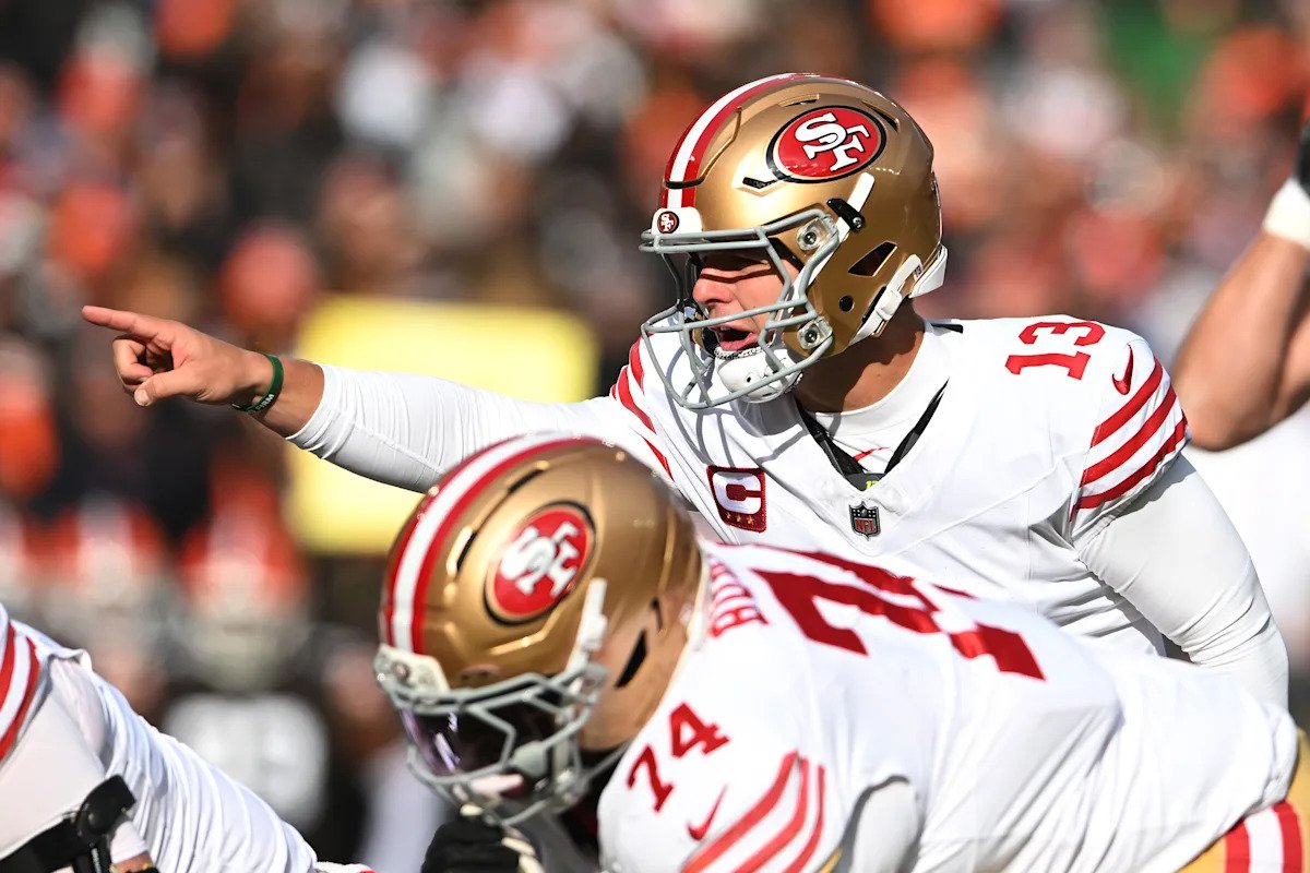 Fútbol de fantasía en vivo! Vuelva a consultar el domingo para obtener consejos de última hora sobre inicio/sentado para los enfrentamientos por el título de la Semana 17.