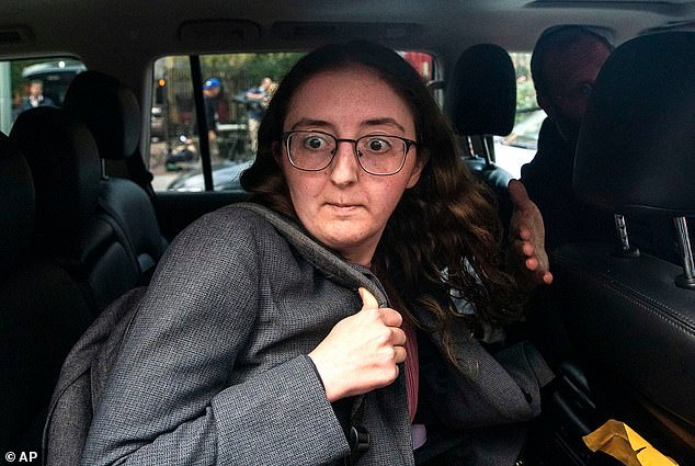 La exnovia de Sam Bankman-Fried saldrá anticipadamente de prisión, dos años después de que despidiera al deshonrado fundador de FTX