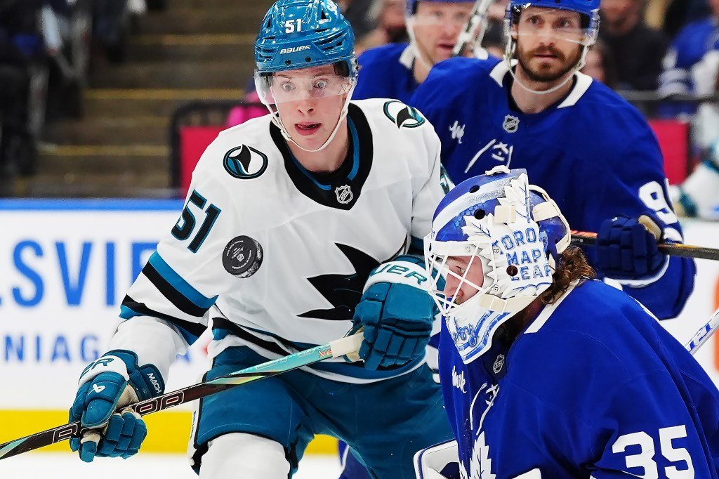 San Jose Sharks, Alex Weinberg venció a Toronto Maple Leafs, Dennis Hildeby