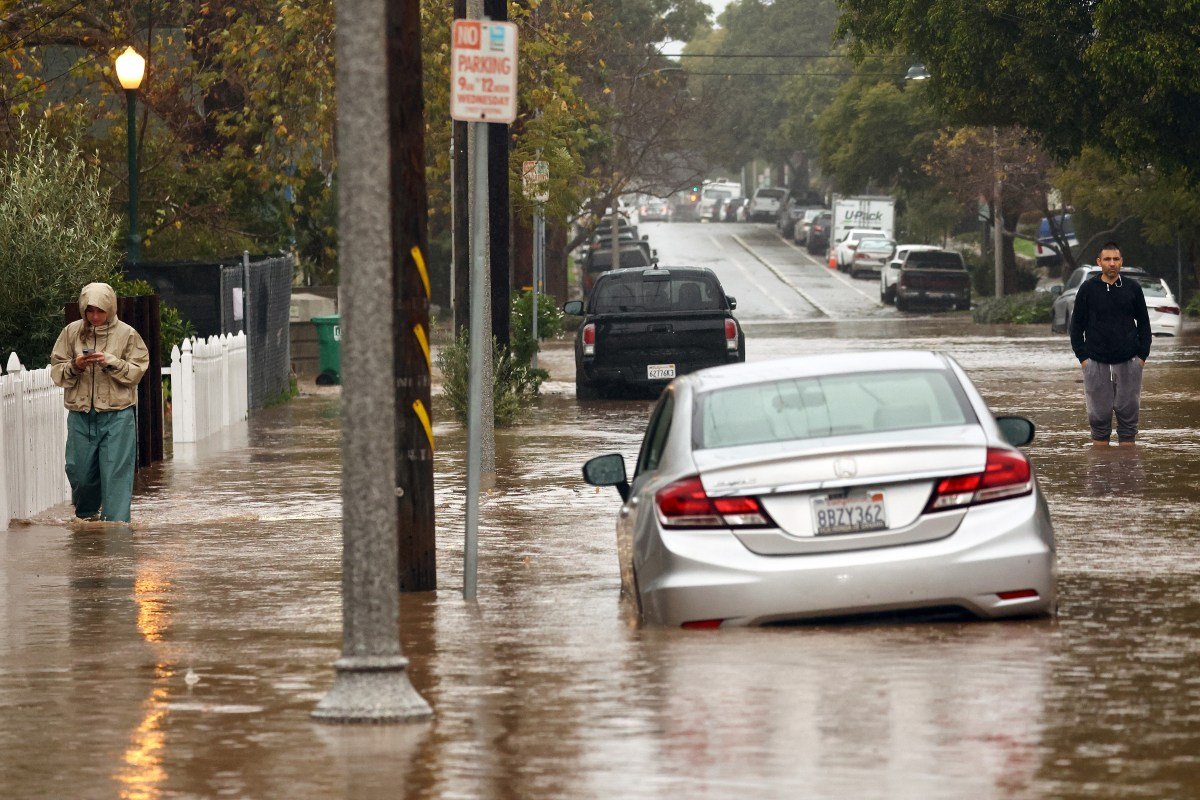 Las inundaciones récord han provocado advertencias de «daños importantes» en el lecho del río
