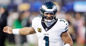Se estima el precio de venta de los Eagles en un posible intercambio de Jalen Harts