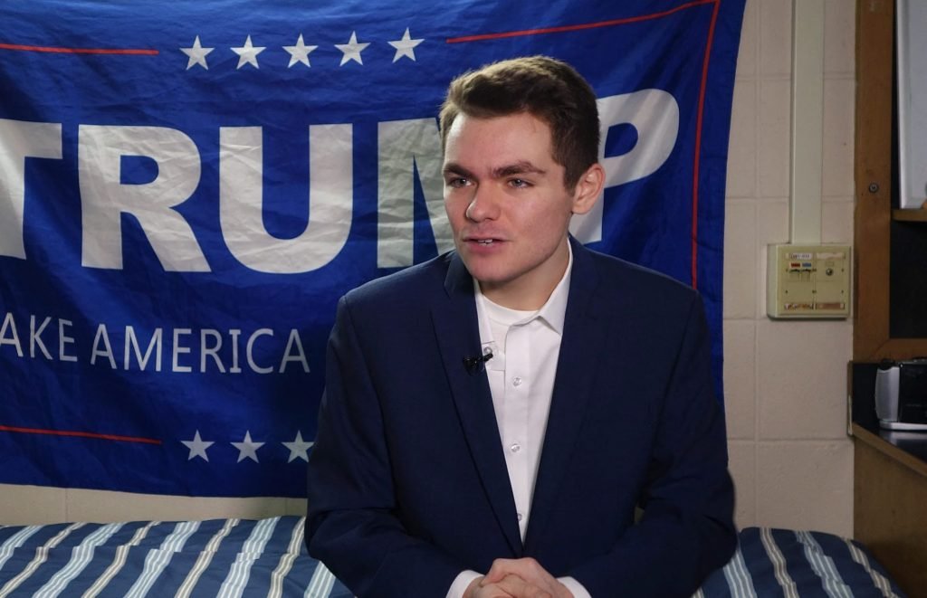 El influencer de derecha Nick Fuentes le dice a Piers Morgan que es virgen – The Mercury News