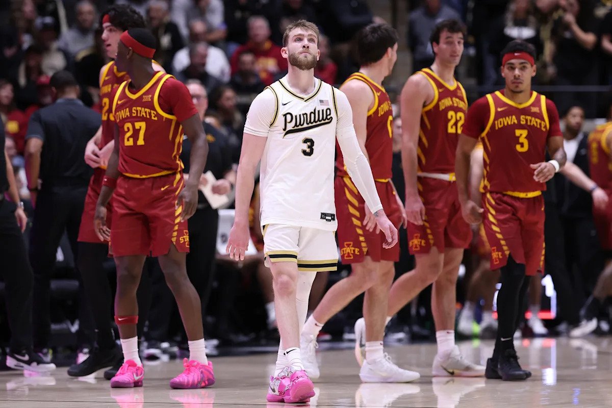 Encuesta AP de baloncesto masculino: Arizona pasa al número 1 después de la histórica victoria del estado de Iowa sobre Purdue