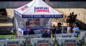 El sospechoso del asesinato de Charlie Kirk, Tyler Robinson, comparece por primera vez en persona ante el tribunal