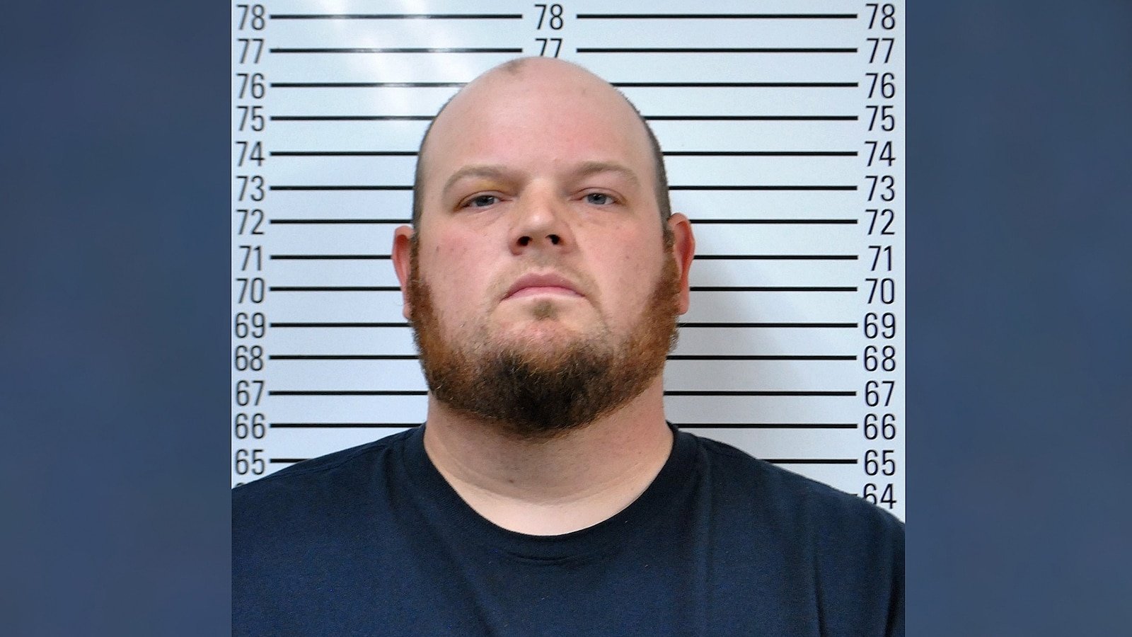 Hombre de Oklahoma acusado de dispararle a una mujer mientras practicaba tiro en su patio trasero