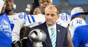 ACC Commish dice que la conferencia considerará cambiar su proceso de desempate después del juego por el título de Duke contra Miami