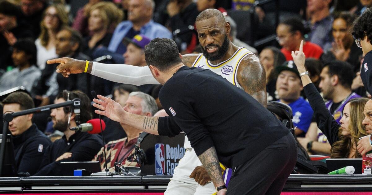 Los Lakers se ‘recalibran’ tras la lesión de Austin Reaves y una racha de 3 derrotas consecutivas