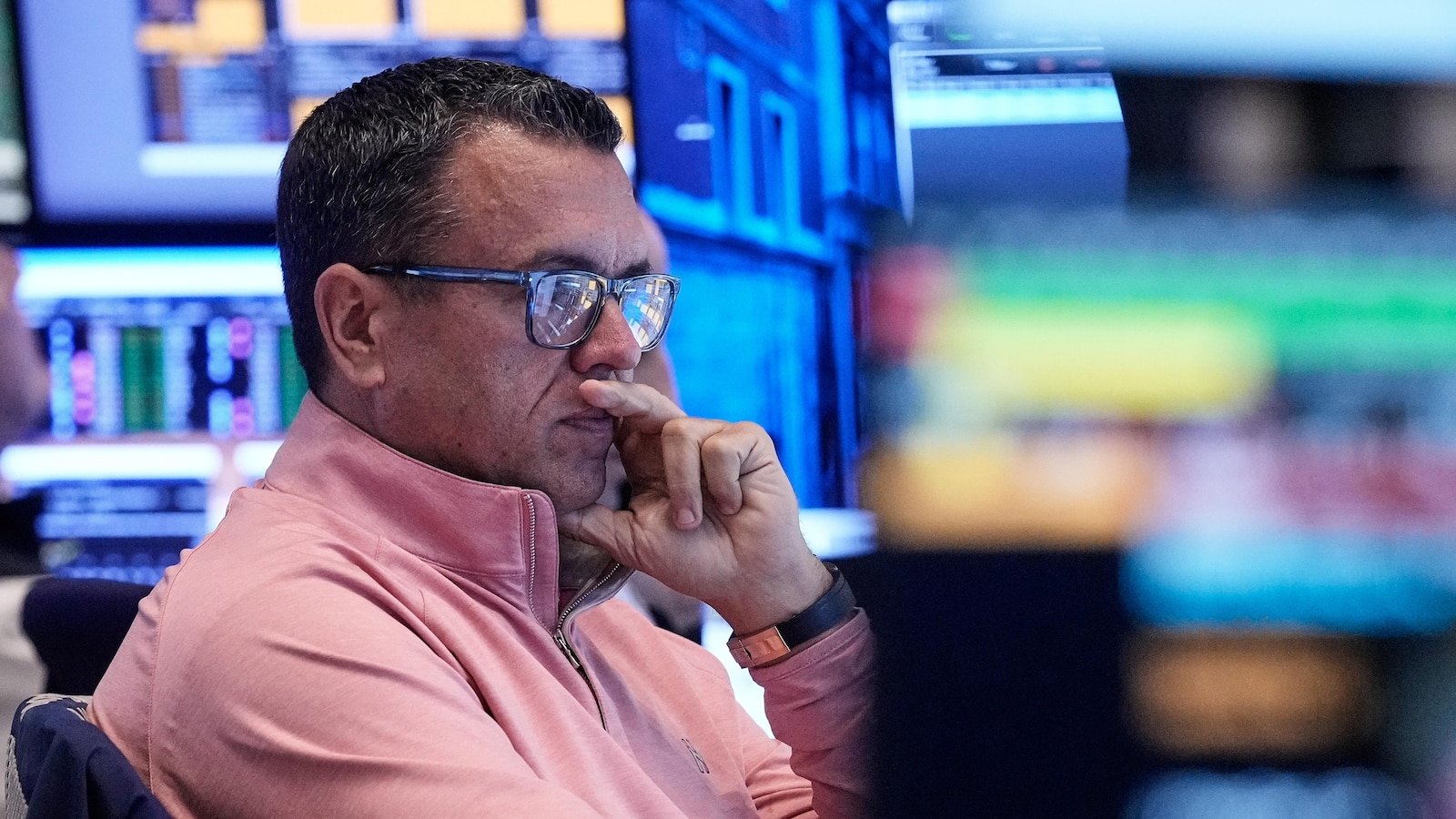 Wall Street estaba tranquilo a la espera de un anuncio de la Reserva Federal por la tarde.