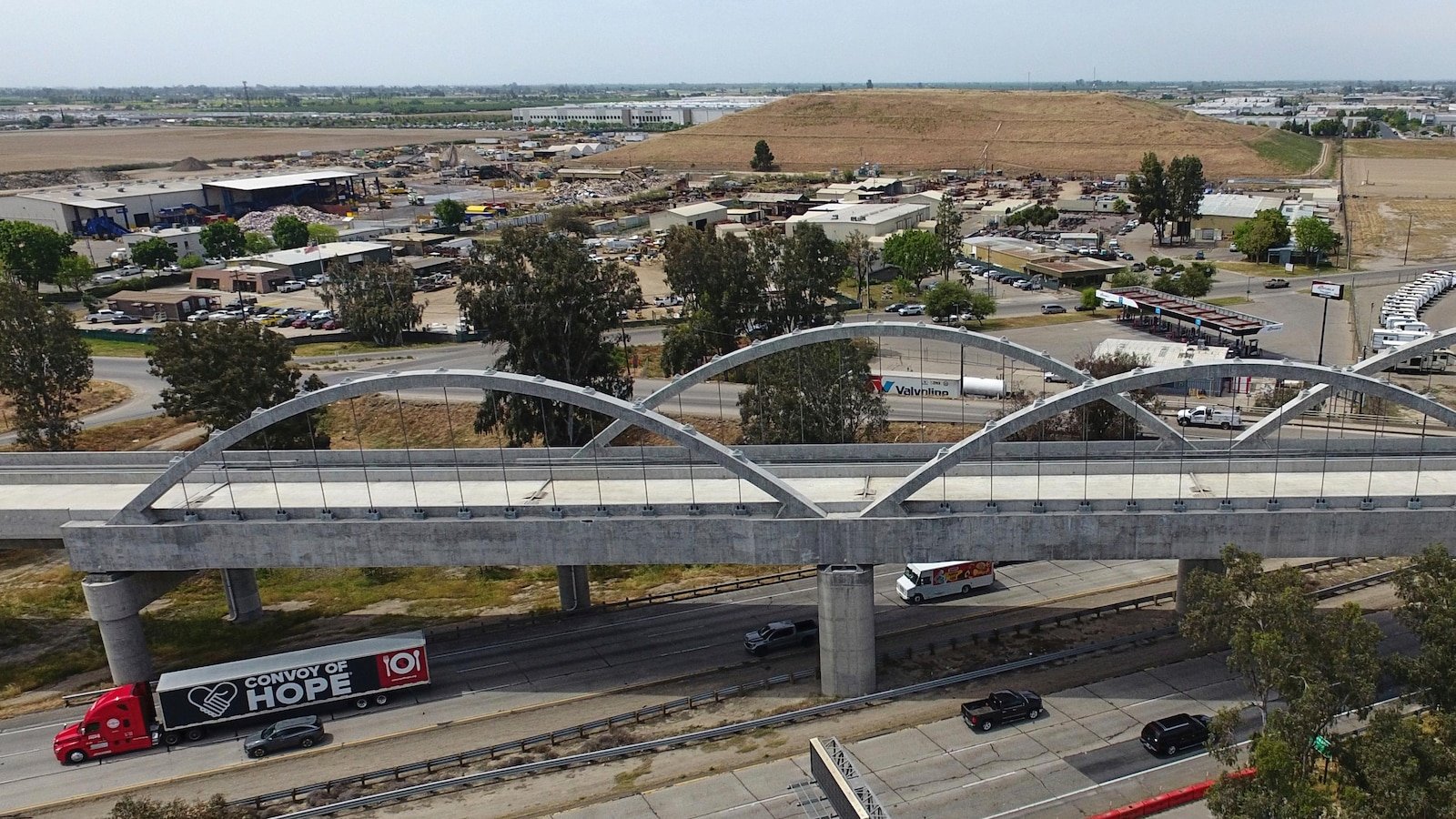 California ha retirado una demanda que buscaba restaurar la financiación federal para el tren bala del estado.