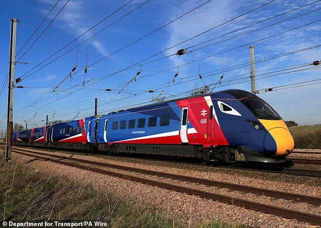 El nuevo jefe laborista de Great British Railways recibirá 300.000 libras esterlinas por trabajar dos días y medio a la semana para supervisar la nacionalización de los trenes.