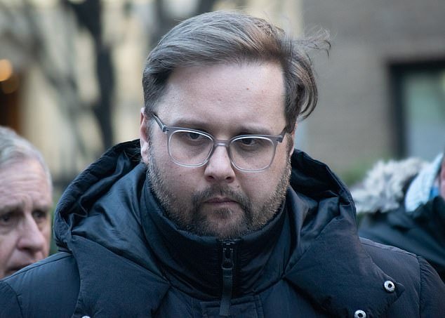 El presunto ladrón escapa del ataque dejándolo en silla de ruedas en un cobertizo antes de desplomarse