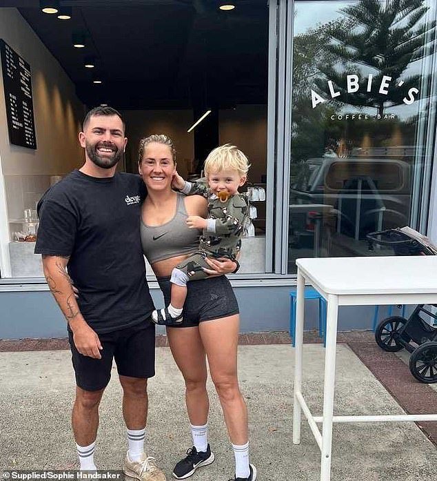 La propietaria del café más picante de Australia da una respuesta definitiva después de que los comensales se quejaran de su «boca sucia»