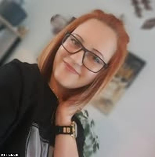 Momento en que la mujer polaca ‘asesinó sucesivamente a su novia después de negarse a tener relaciones sexuales antes de desmembrar el cuerpo y enterrarlo’ se muestra ante el tribunal después del arresto