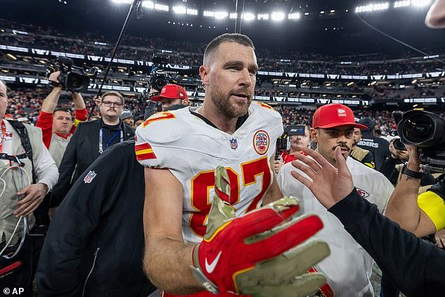 Travis Kelce planea regresar para una última temporada de la NFL después de ser abrumado por los despiadados Chiefs detrás de escena.