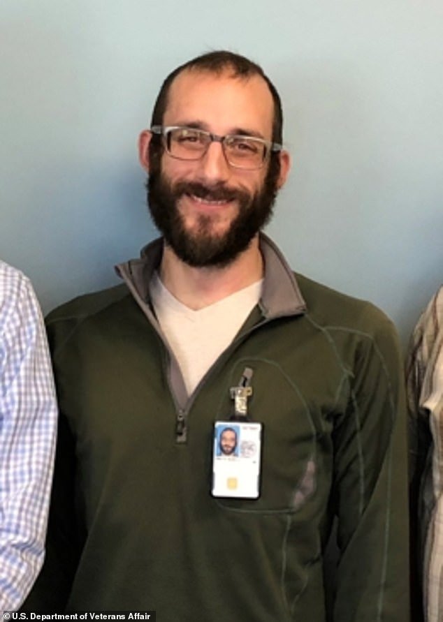 Se revela la impactante historia del arma que llevaba Alex Pretty cuando la Patrulla Fronteriza le disparó… Un juez prohíbe a la administración Trump «destruir pruebas» de la escena.