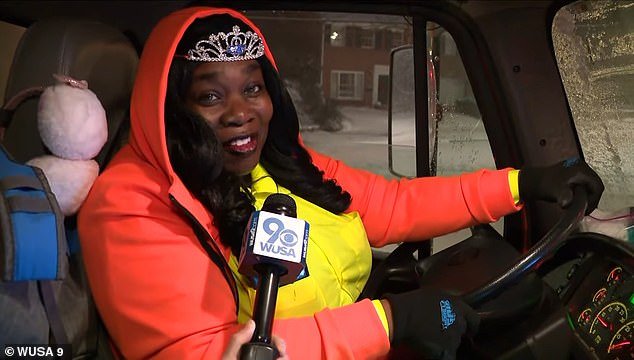 Mensaje sensato de la reina coronada del quitanieves a cualquiera que conduzca: «Desagradable»