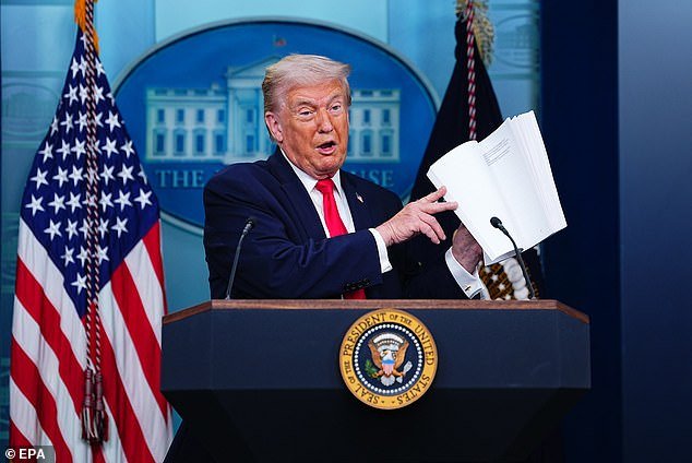 Trump le dice a Tim Walz que rechace a todos los inmigrantes con antecedentes penales después del ‘lío demócrata’ por el tiroteo de Alex Pretty en Minnesota