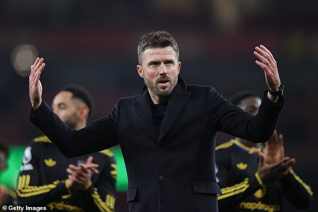 Rio Ferdinand descarta la negativa de Roy Keane a considerar a Michael Carrick como una opción para quedarse en el Man United de forma permanente: ‘La falta de respeto es increíble’