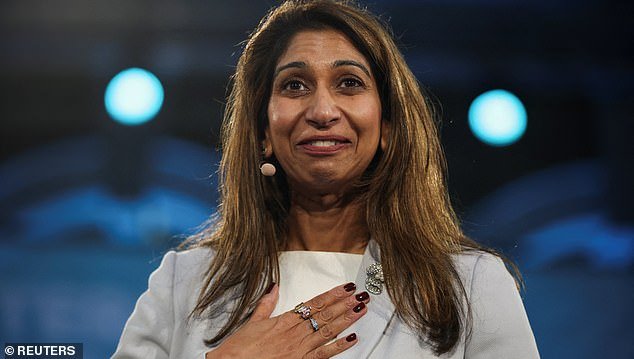 La exsecretaria del Interior, Suella Braverman, se convierte en la última conservadora en desertar para reformar el Reino Unido, «me siento como si hubiera vuelto a casa»