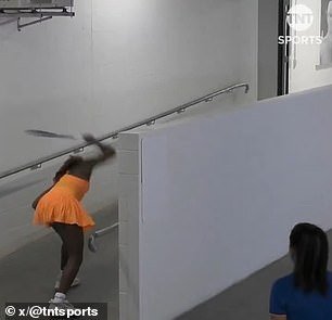 La estrella del tenis dice que los jugadores son tratados «como animales de zoológico» mientras la pelea por una filmación al estilo Gran Hermano se intensifica después de que Coco Gough fuera atrapada haciendo trampa