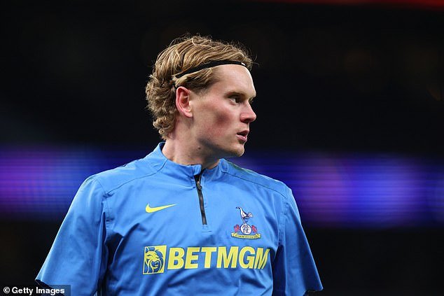 West Ham apunta al dúo de Spurs y Chelsea en préstamo, Aston Villa se acerca al cambio de Douglas Luiz y los Wolves apuntan al mediocampista de Inglaterra: ventana de transferencia Watch