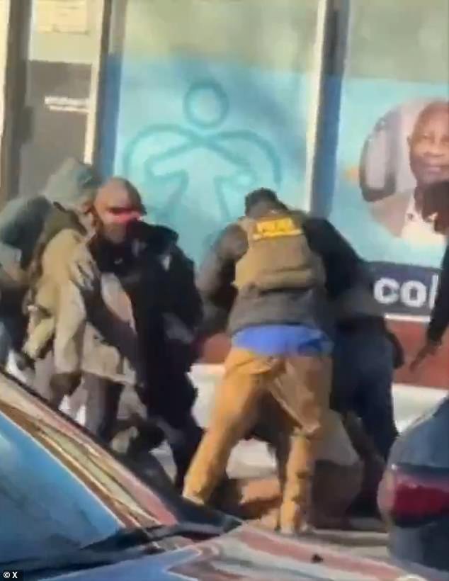 Dos agentes de la Patrulla Fronteriza abrieron fuego contra Alex Pretty en Minneapolis cuando estaba desarmado, según un informe del gobierno.