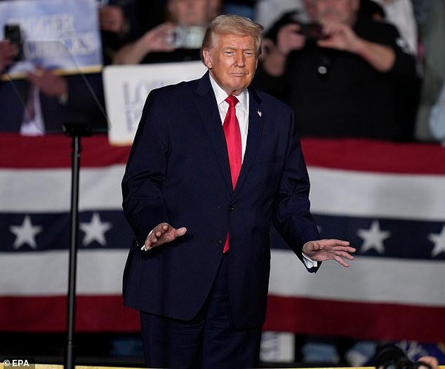 El presidente enfrenta una creciente reacción de los leales al MAGA por la «traición» de los guardias fronterizos mientras promete «reducir las tensiones» en Minnesota, pero muchos estadounidenses lo culpan por el derramamiento de sangre que podría definir su mandato.