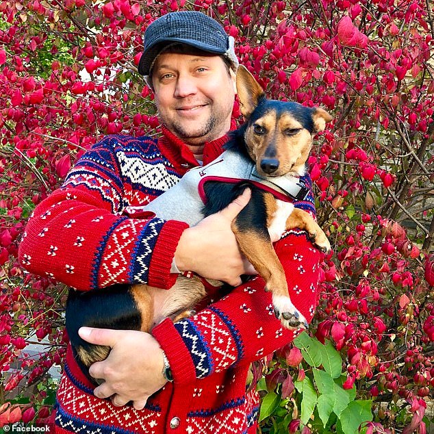 Texto escalofriante enviado a un vecino días antes de que un hombre de Minneapolis rociara con líquido a Ilhan Omar en una reunión