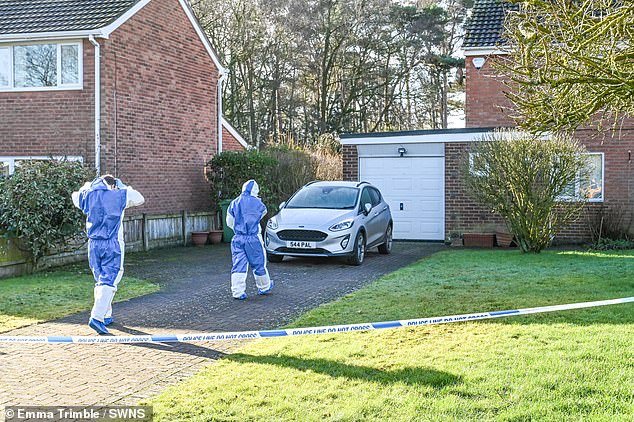 Pensionista de 84 años, encontrado muerto en su casa «no visto desde Navidad»: hombre de 80 años, arrestado bajo sospecha de asesinato