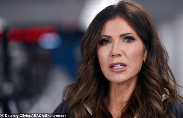 Christie Noem es totalmente humillada mientras ICE se inclina en Minnesota: arresta sólo a inmigrantes ‘criminales’ e ignora a los manifestantes