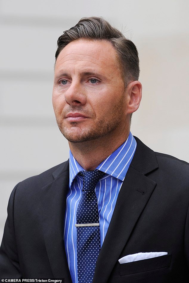 Un pirata informático pagó £20.000 por información sobre un grupo de periódicos al que le dijeron que «mejorara su juego», según escucha el Tribunal Superior