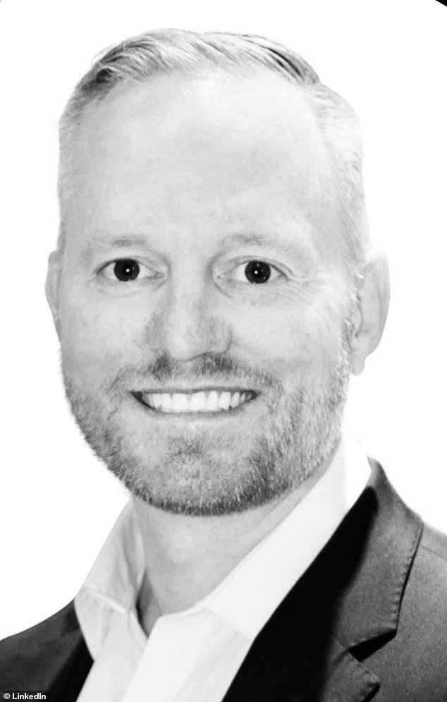 Un empleado del Commonwealth Bank que fue despedido por insultar a un colega se enfrentó al empleador